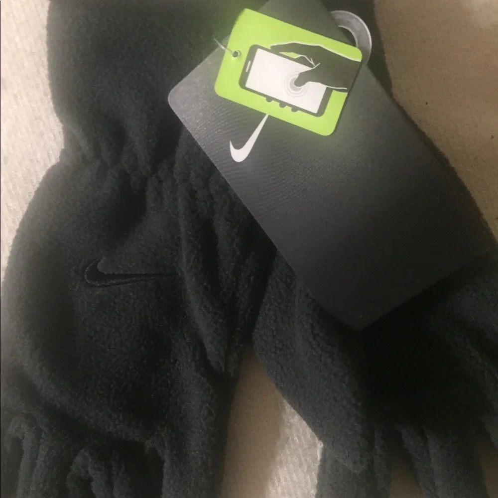 Nike fleece gloves